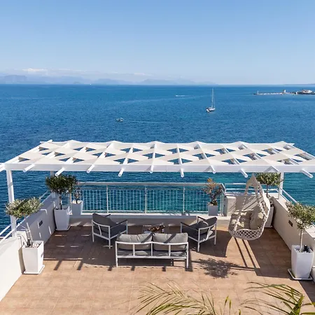 Unique アパート *